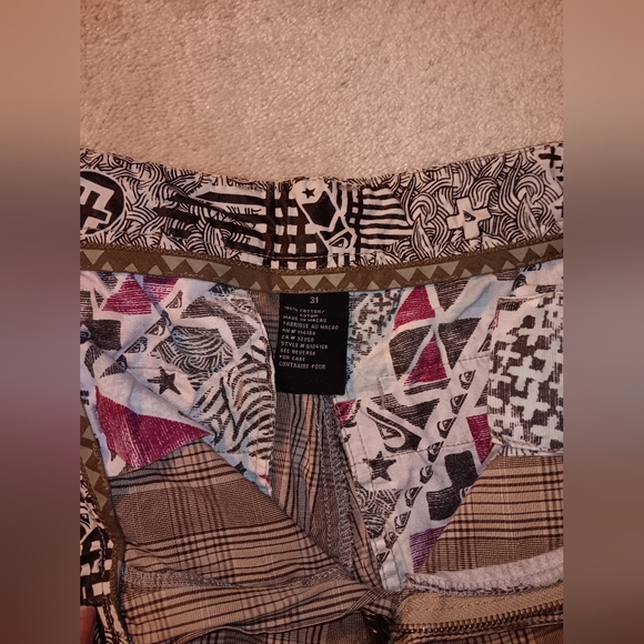 Quiksilver ~ Tan Plaid Flat Front Men’s Shorts Waist 31 - Picture 10 of 13